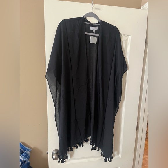 New! Nordstrom Black Viscose Kimono ruana style with Fringe OSFM - Picture 9 of 15